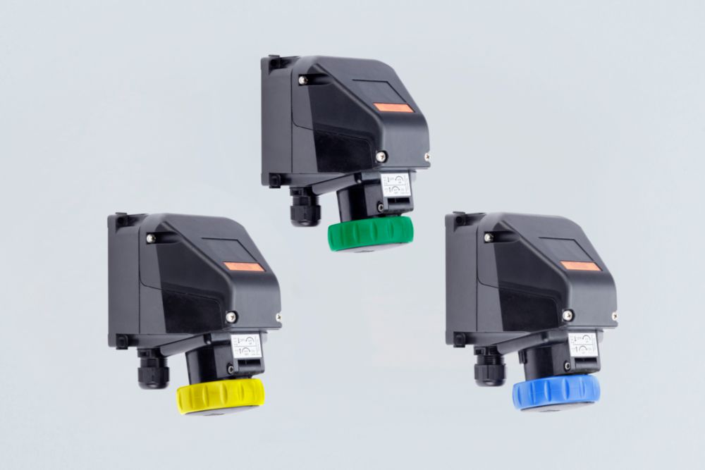 Series 8572/13 16 A compact wall-mounting sockets