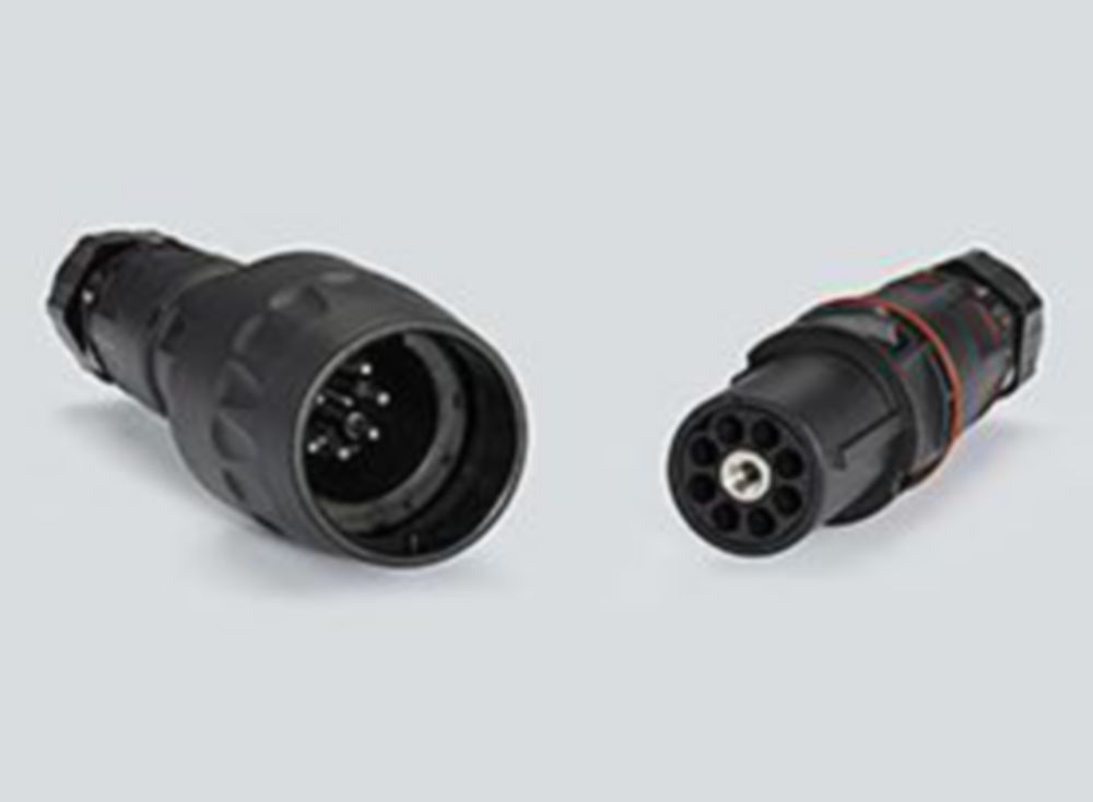 Plug connectors